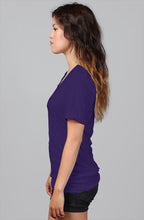 Load image into Gallery viewer, Women&#39;s Purple SS W/ Blue Flower
